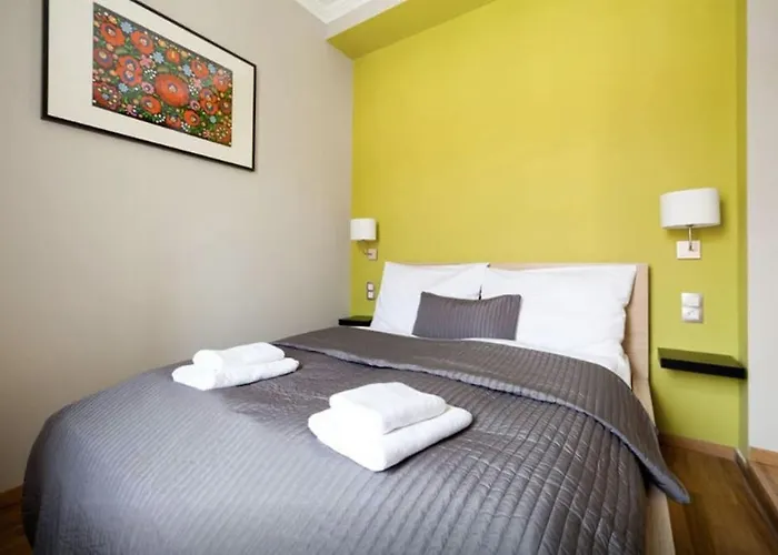 Art Deco 3 Bedroom, 3 Bathroom, Balcony Budapest