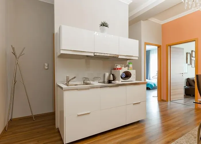 Lejlighed Art Deco 3 Bedroom, 3 Bathroom, Balcony Budapest