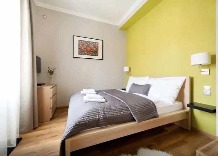 Lejlighed Art Deco 3 Bedroom, 3 Bathroom, Balcony *