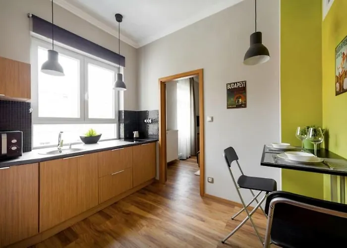 Lejlighed Art Deco 3 Bedroom, 3 Bathroom, Balcony *