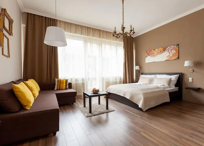 Lejlighed Art Deco 3 Bedroom, 3 Bathroom, Balcony Budapest