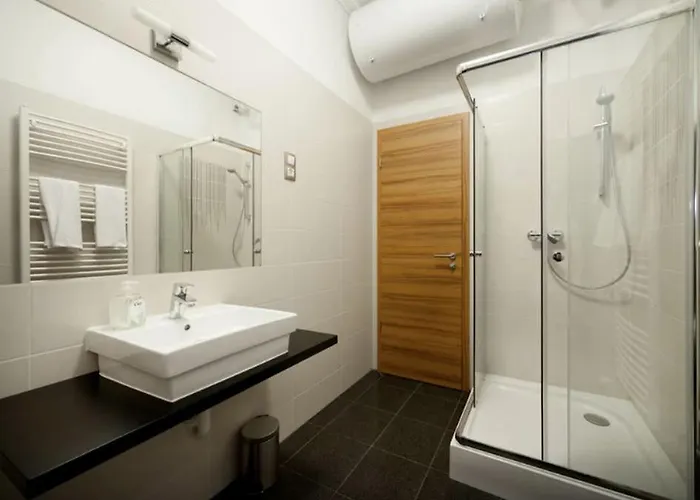 Lejlighed Art Deco 3 Bedroom, 3 Bathroom, Balcony Budapest