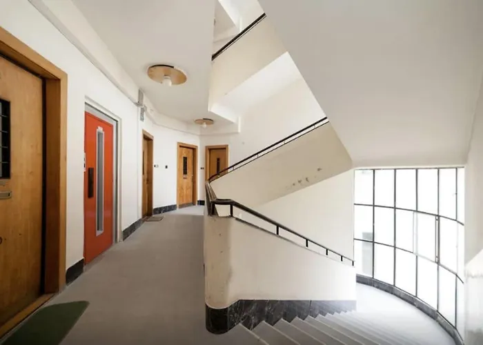 Lejlighed Art Deco 3 Bedroom, 3 Bathroom, Balcony Budapest