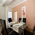 Art Deco 3 Bedroom, 3 Bathroom, Balcony Budapeste