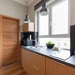Art Deco 3 Bedroom, 3 Bathroom, Balcony