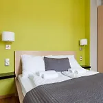 Art Deco 3 Bedroom, 3 Bathroom, Balcony