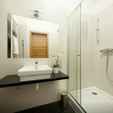 Apartmán Art Deco 3 Bedroom, 3 Bathroom, Balcony