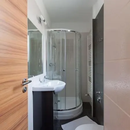 Apartmán Art Deco 3 Bedroom, 3 Bathroom, Balcony