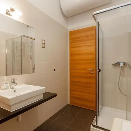 Apartmán Art Deco 3 Bedroom, 3 Bathroom, Balcony