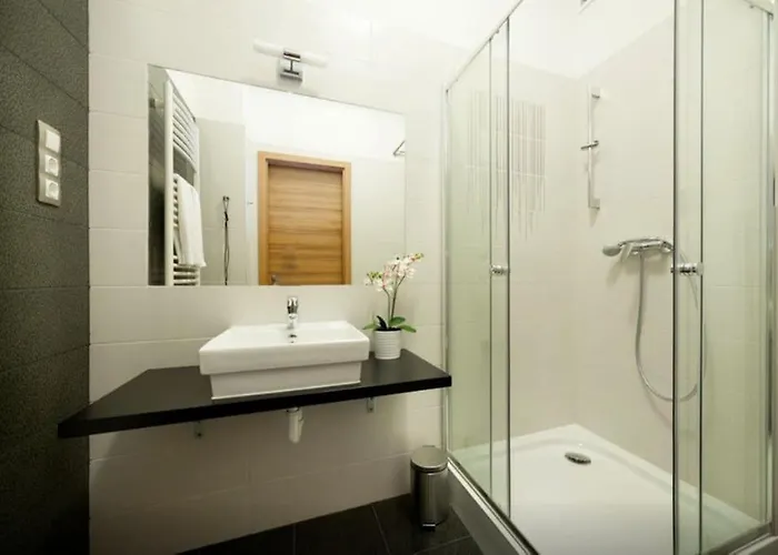 شقة Art Deco 3 Bedroom, 3 Bathroom, Balcony
