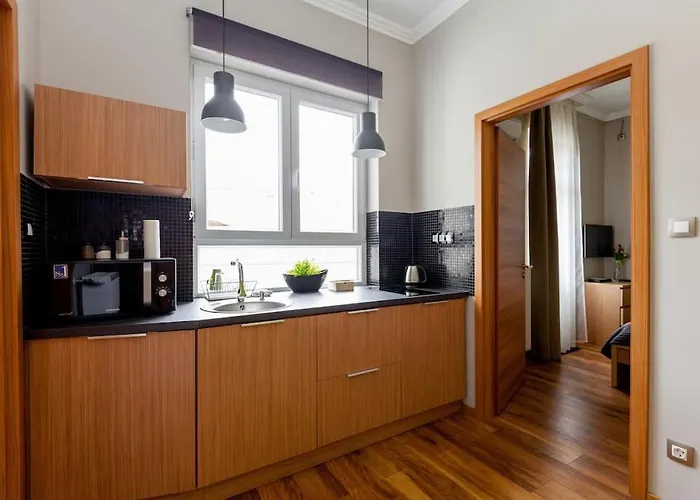 شقة Art Deco 3 Bedroom, 3 Bathroom, Balcony *